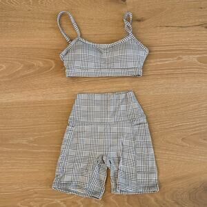 Astoria Crop Sports Bra & Pocket Shorts Airvive Plaid Size XS Gray White